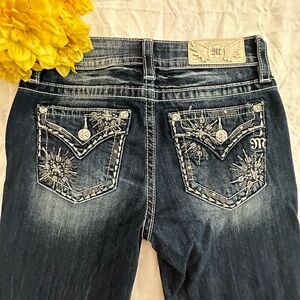 MISS ME NWOT Mid-Rise Skinny Gorgeous Jeans with embellished pockets.